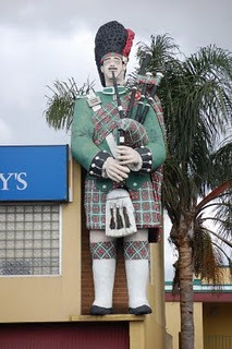 [Big%2520Scotsman%2520ADELAIDE%255B5%255D.jpg]