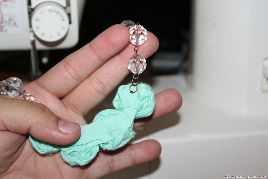 [how_to_make_rose_necklace_with_fabric%2520%252819%2529%255B11%255D.jpg]