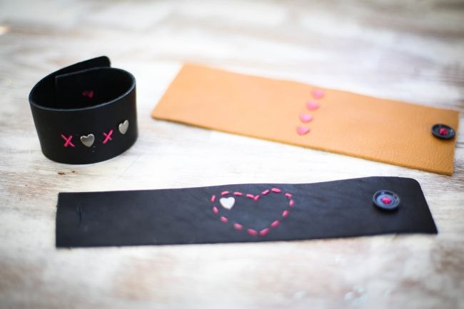 [DIY%2520Leather%2520Heart%2520Stitch%2520Bracelets%255B3%255D.jpg]