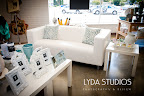White couch enterance White couch enterance