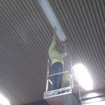 Nieuwe lampen in sportzaal Tabitta