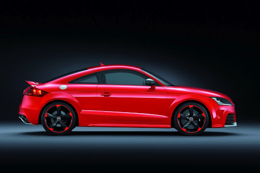 2013-Audi-TT-RS-Plus-03.jpg