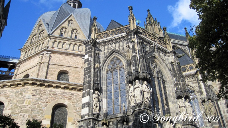 [Aachen-Basilicum-Dom-29.jpg]