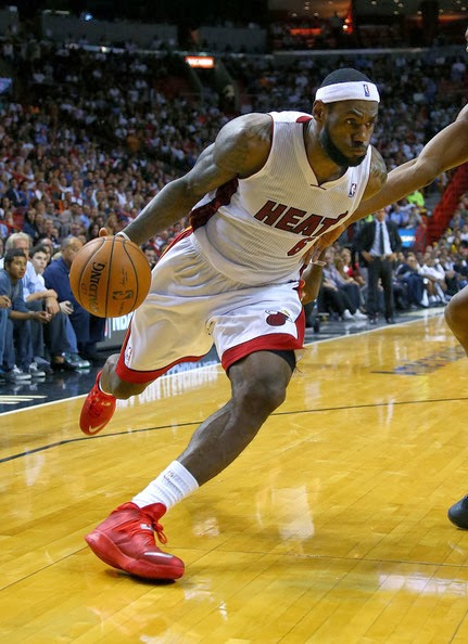 LBJ Debuts LeBron 11 Elite Home PE but Goes Back to Soldier 7