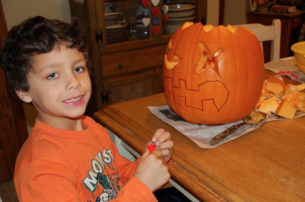 [aidan-carving%255B3%255D.jpg]
