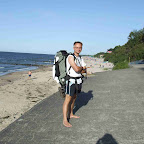 No no nawet fajnie z tym tobołkiem na placach wyglądam. Za mną plaża w Niechorze.