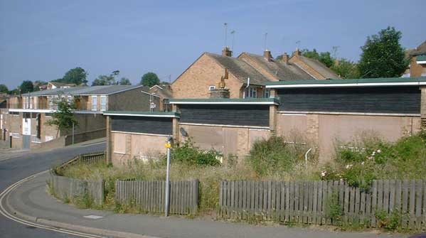 [run-down-estate_4%255B5%255D.jpg]