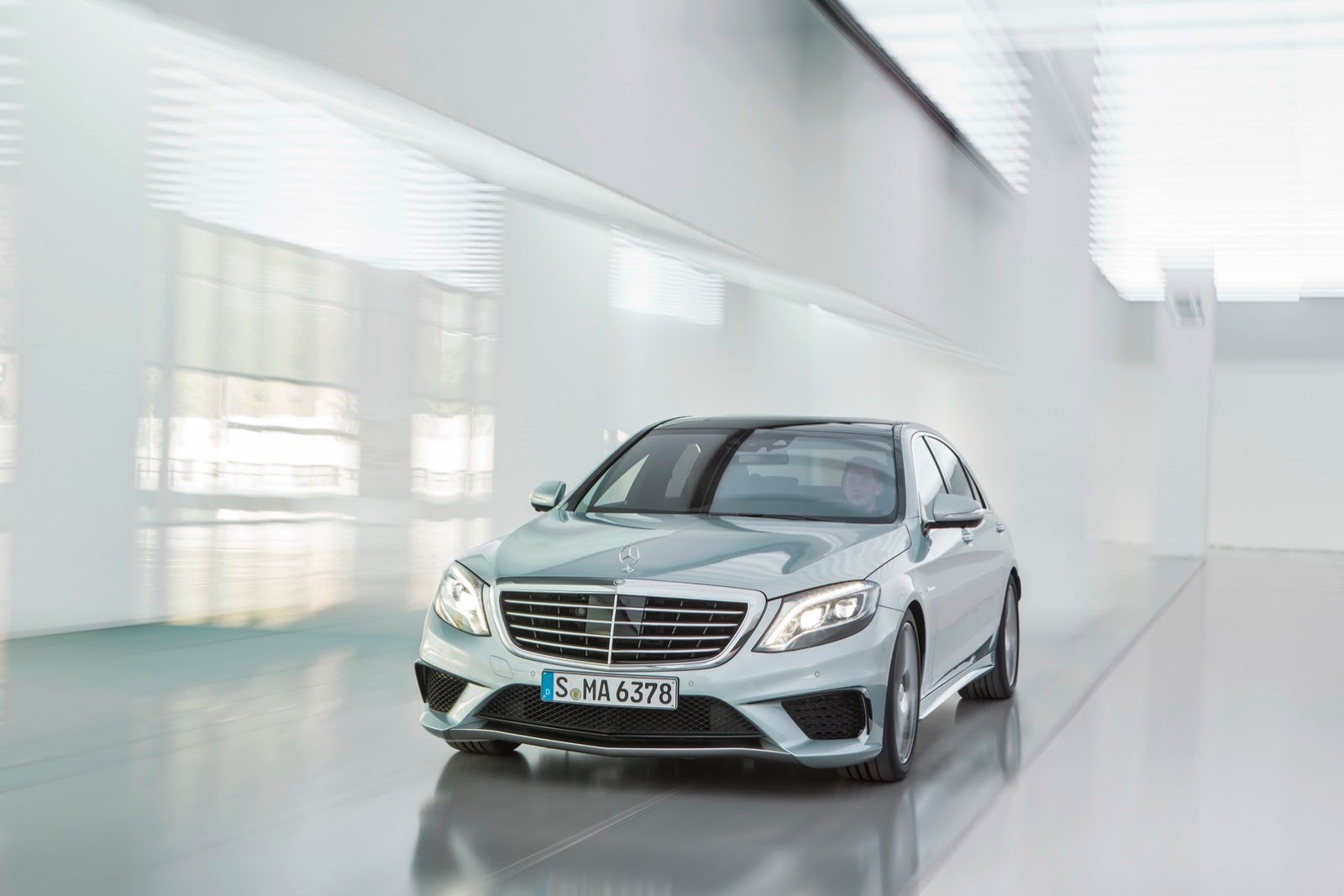 [2014-Mercedes-S63-AMG-2%255B2%255D.jpg]