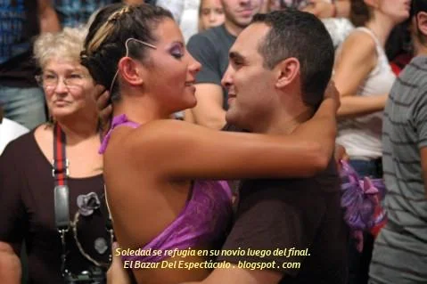 Soledad se refugia en su novio luego del final..JPG