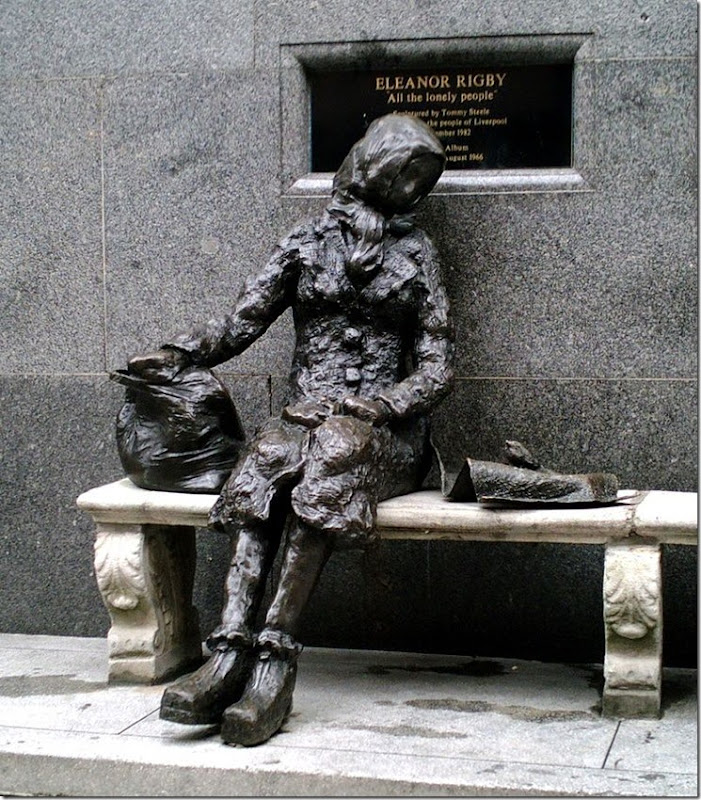 Eleanor Rigby statue