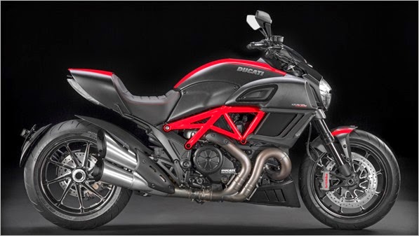 Color_Diavel-Carbon_Red_01_1067x600