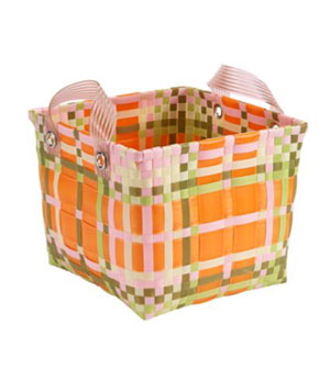 I love the cheerfulness of this basket. (A Tad Plaid, Land of Nod) I love the cheerfulness of this basket. (A Tad Plaid, Land of Nod)