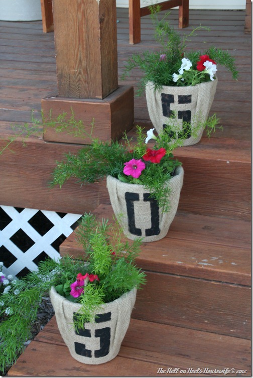 porch and burlap pots 042
