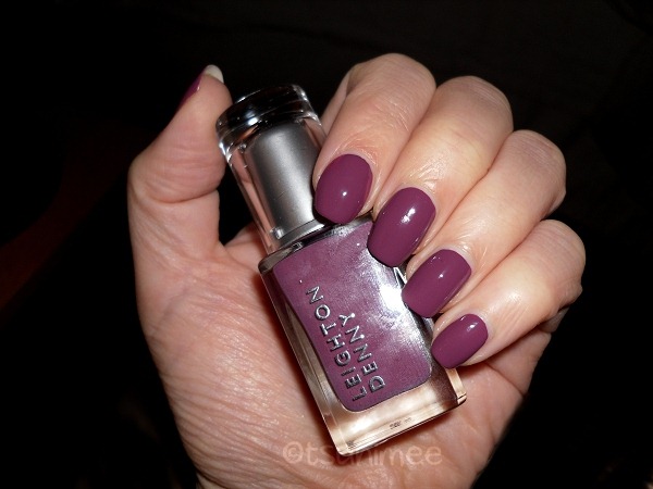 002-leighton-denny-free-in-red-magazine-offer-crushed-grape-berry-nail-polish