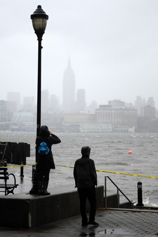[hurricane-sandy-people-photos-5%255B2%255D.jpg]