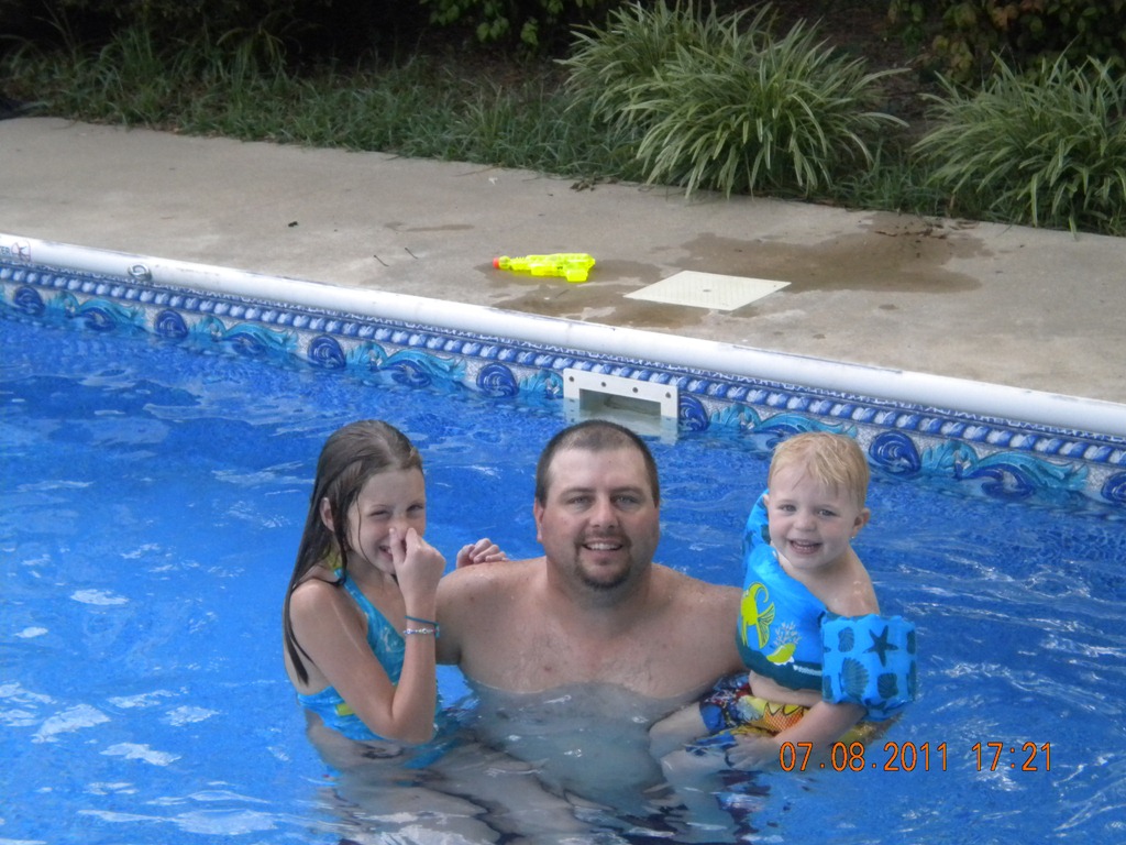 [pool%2520day%2520007%255B3%255D.jpg]