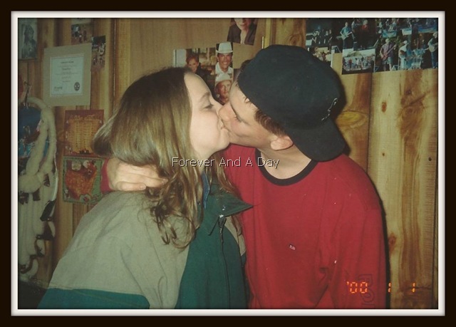 [Kiss%25202%2520with%2520frame%255B7%255D.jpg]