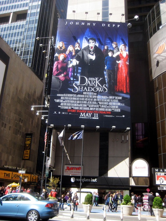 Barnabas Collins és furcsa rokonai a Times Square-en 03