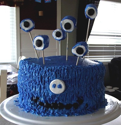 i m a mom not a professional monster cake 2012 this cake was so easy to make and it was just perfect for the 6 year old cutie pie i made it for that i thought that i would share it with
