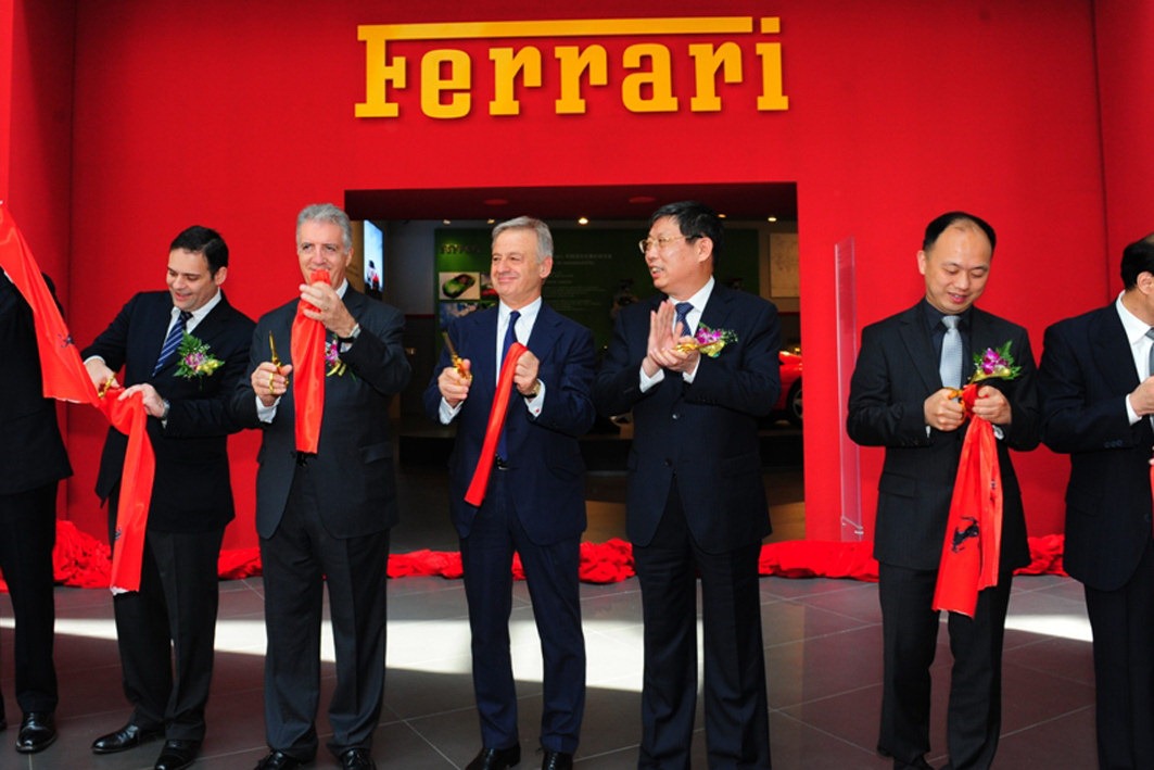 [Ferrari-3%255B2%255D.jpg]