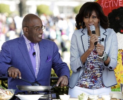 [michelle-obama-sings-with-al-roker-at-white-house_jpg%2540protect%252C0%252C0%252C1000%252C1000%2540crop%252C658%252C370%252Cc%255B4%255D.jpg]