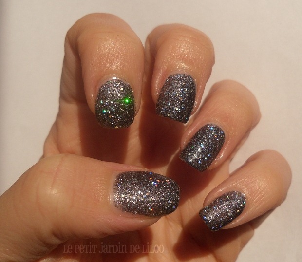 003-rimmel-precious-stones-nail-polish-diamond-dust-swatch-review