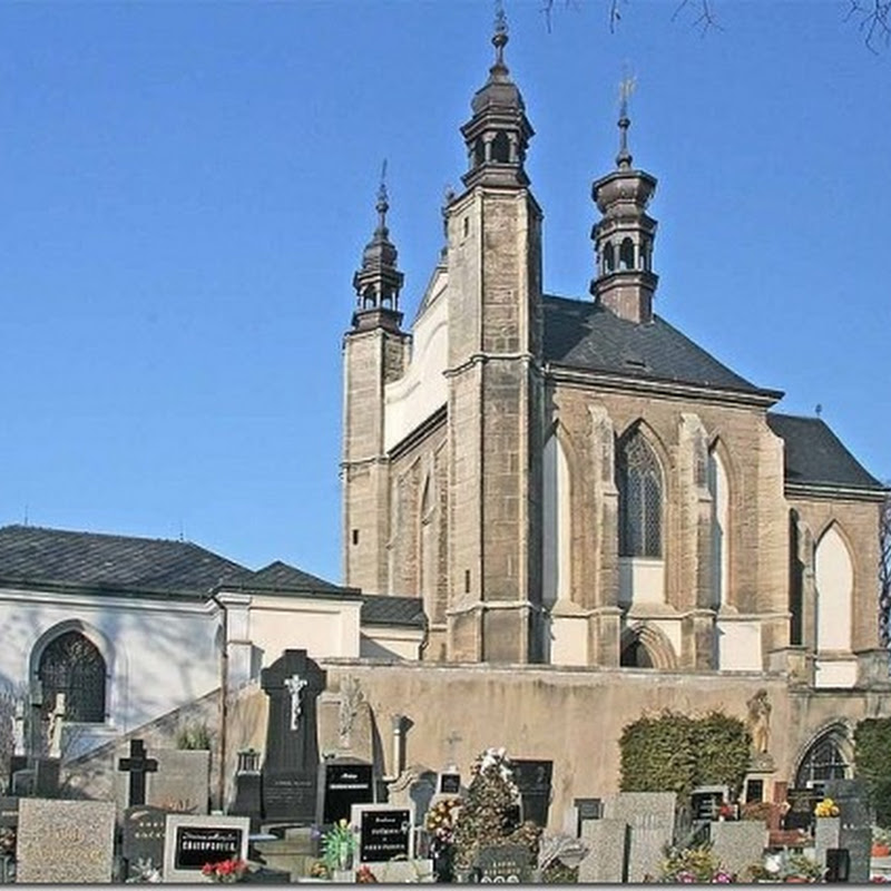 A incrível igreja decorada com ossos humanos