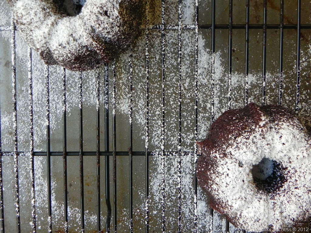 [chocolate-espress-mini-bundt-cakes-2%255B4%255D.jpg&description=Mini Chocolate-Espresso Bundt Cakes- Bundt Bloghop')]