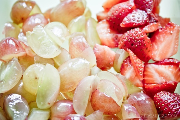 healthy yogurt strawberry grapes gedcarpizo-IMG_1510-012112 healthy yogurt strawberry grapes gedcarpizo-IMG_1510-012112