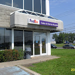Vieux-port,Donald,Fedex 001.jpg