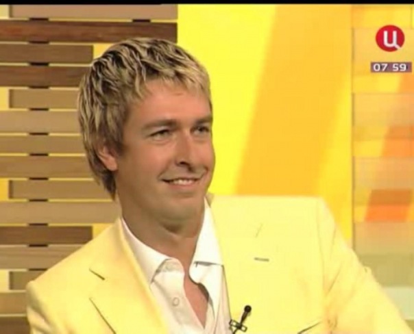 Alex Lesli On Central Russian Tv, Alex Lesley