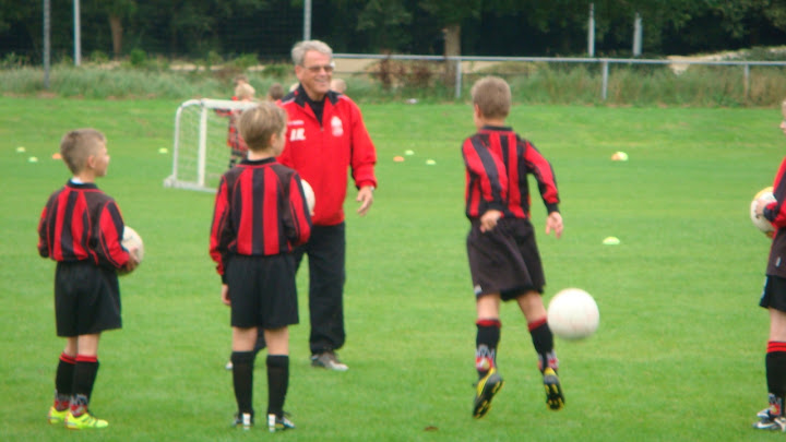2011 - 07 SEP - WVV E5 TRAINING IN TENUE 21.jpg