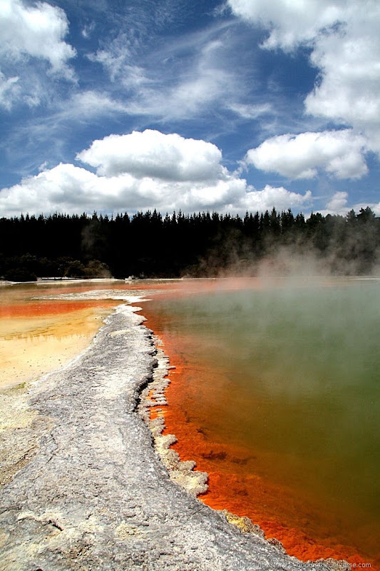Champagne Pool - Wai-o-tapu thermal wonderland - Rotorua Champagne Pool - Wai-o-tapu thermal wonderland - Rotorua