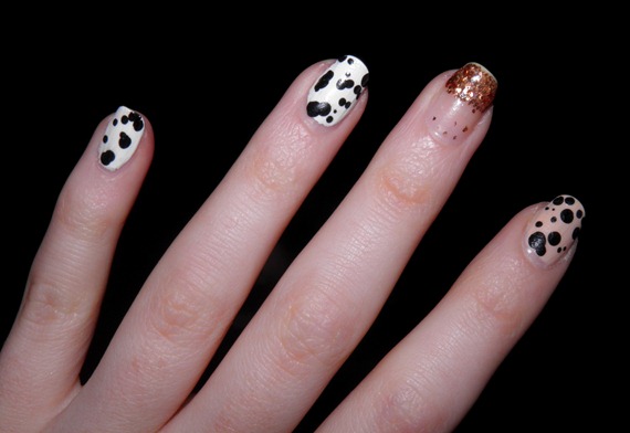DALMATIAN GLITTER NAILS 8