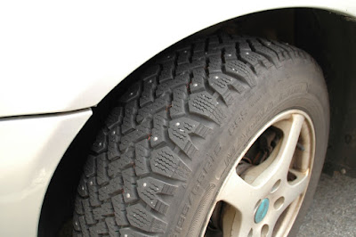 スパイクタイヤ(Studded tire