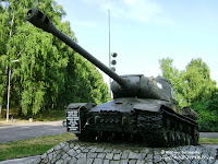 Stare Łysogórki -rosyjski czołg-pomnik IS-2