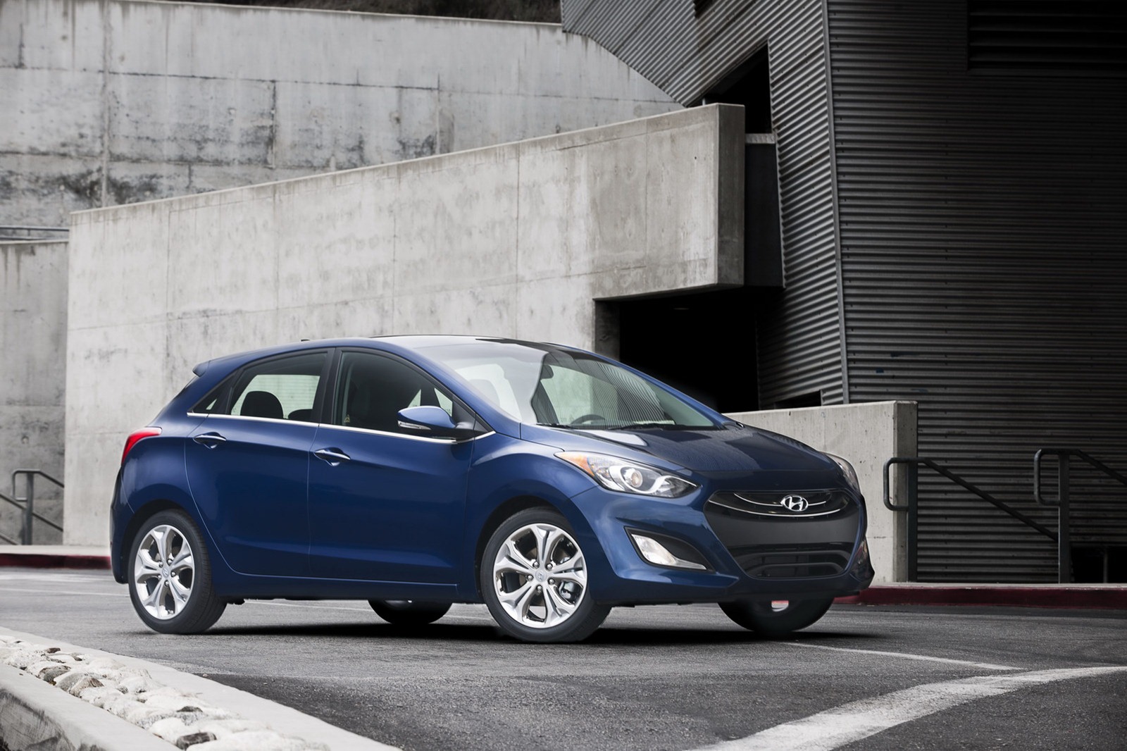 [2013-Hyundai-Elantra-GT-32%255B2%255D.jpg]