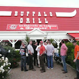 Gelukkig hoeven we niet in het Frans te bestellen. Bij de Buffalo grill werkt een jonge vent die gelukkig onze bestelling 'Well done' ook zo laat smaken.