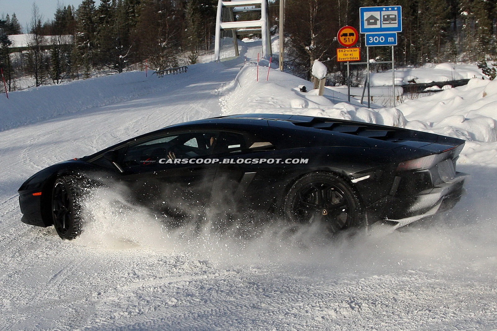 [Lamborghini-Aventador-LP700-4-Crash-2%255B3%255D.jpg]