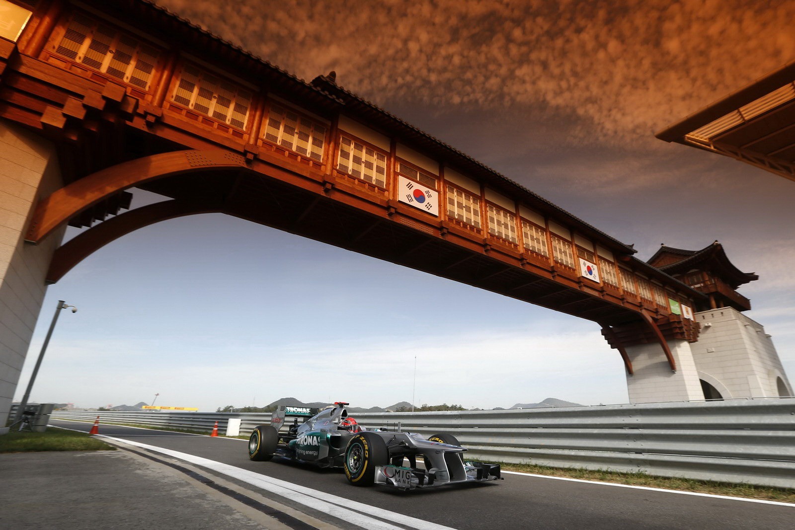 [F1-Korea-Race-3%255B2%255D.jpg]
