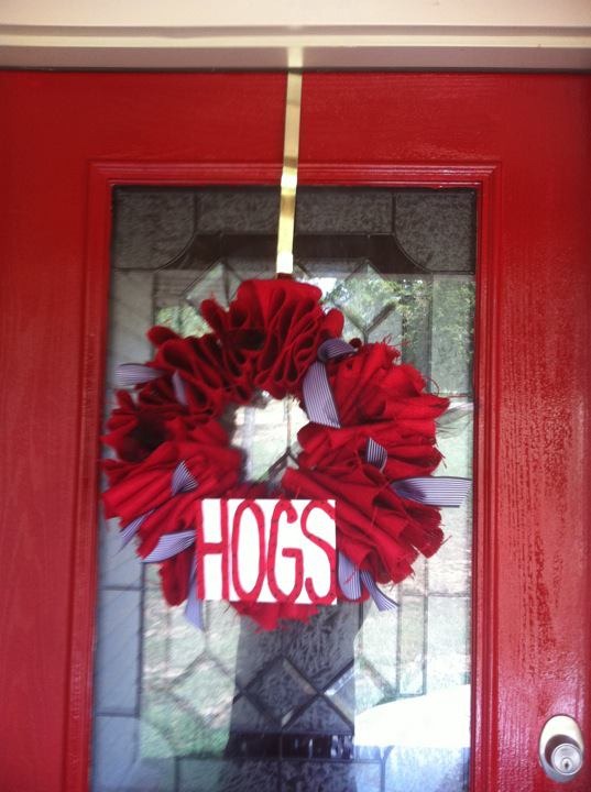 [hogs%2520wreath%255B3%255D.jpg]