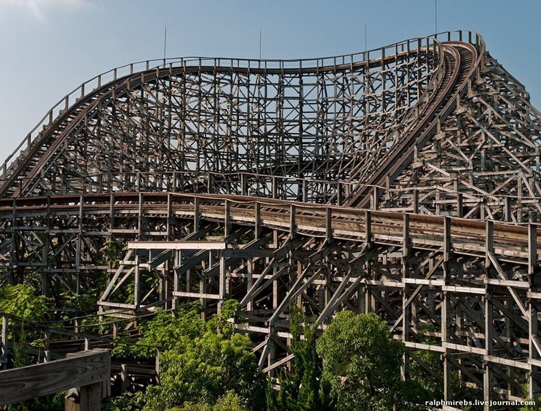 wooden-rollercoaster-1