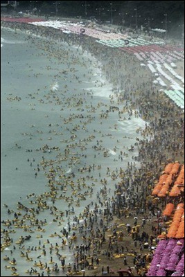 praia sobrelotada South Korea’s Haeundae Beach