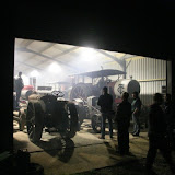 ....de avond is al ingevallen, onze magen beginnen te rommelen maar dat merken we pas als we aan tafel zitten, dit moment horen en zien we alleen de machines