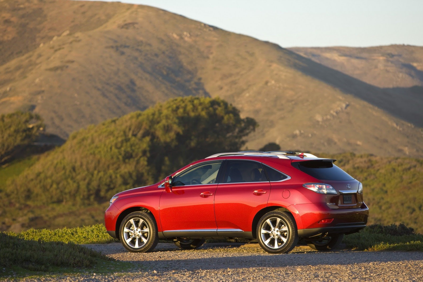 [2010-Lexus-RS-6%255B2%255D.jpg]