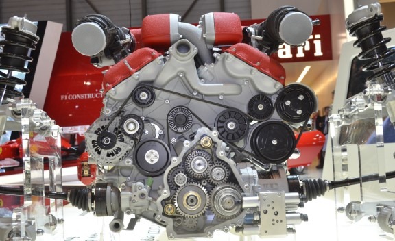 [Ferrari%2520FF%2520engine%2520front%2520view%255B20%255D.jpg]