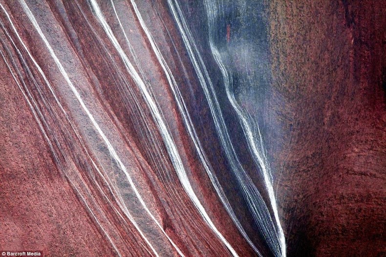 uluru-waterfalls-2 uluru-waterfalls-2