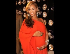 Beyonce-Pregnant-MTV-VMA-2011