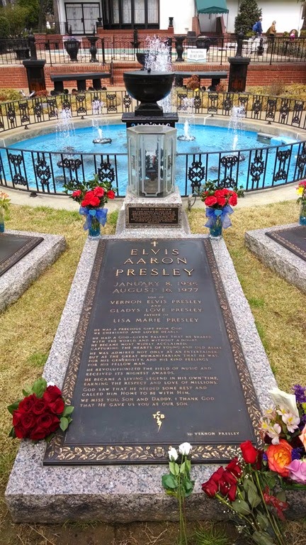 [graceland%2520grave1%255B3%255D.jpg]