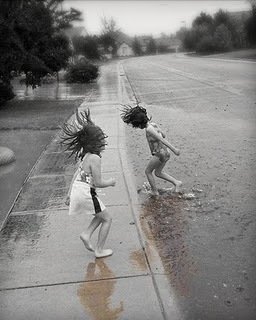 [Ninas%2520jugando%2520en%2520lluvia%255B29%255D.jpg]